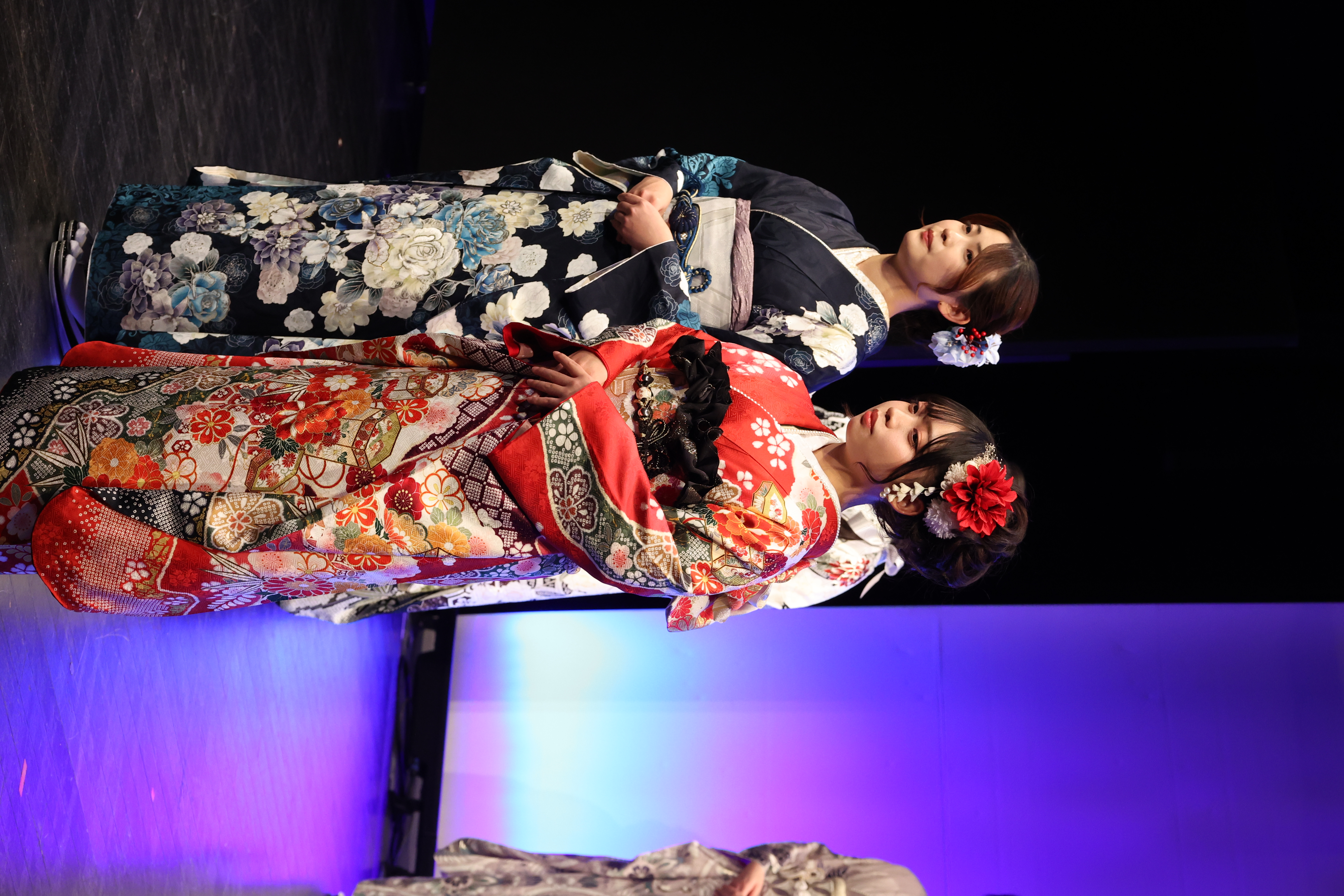 着物ショーのステージパフォーマンス